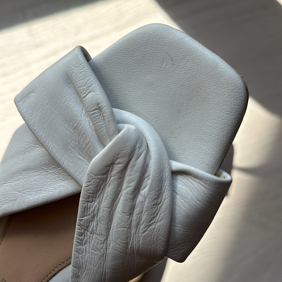 White Jeffrey Campbell leather sandals lightly worn size 7 - Picture 3 of 4